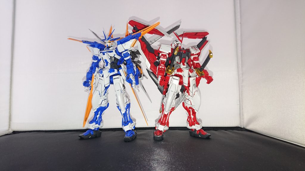 まだ投稿をしていないレッドフレーム改との2ショット自分的にはこの写真がカッコいいと思います。