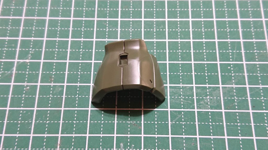 動きづらいデザインでもそこそこ動きます。