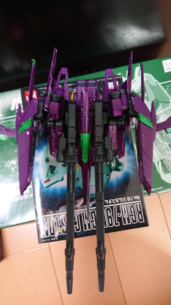 整備兵「ウェイブライダー形態のとき、ランチャーが伸びるギミックは廃止されています」
マスター「うむ。キャッツ1発進する！」