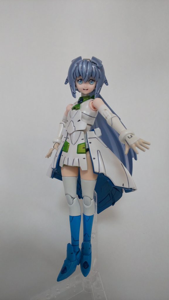 素立ちです。
サラちゃんは可愛いですね!
ネット世界ではロングでしたので、そちらをイメージして作りました。