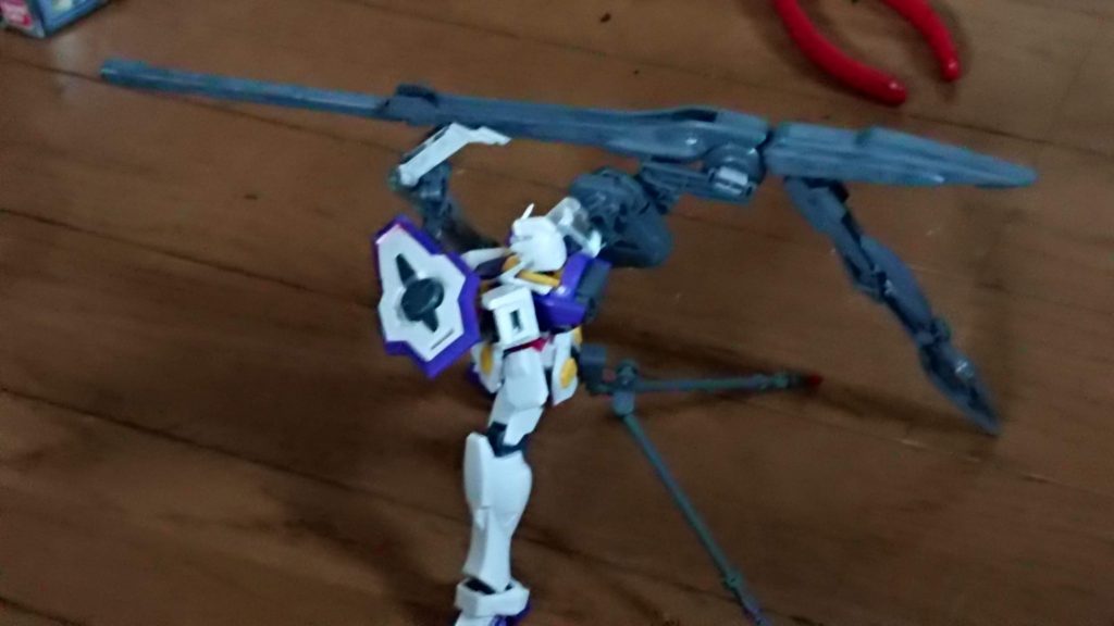 一番苦労したのGNキャノンをたたせること。支えがないと倒れるので色々と試行錯誤した