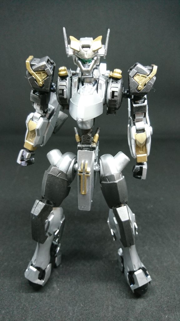 ヘルメス
格闘 B  機動力 S 防御性 D
射撃 B  感情傾向「喜楽」
大型都市「アヴァロン」を守るヒーロー
の一人
追跡や機動力に長けたタイプ*「チェイサー」*に分類され彼は狙った敵を必ず追い詰めることで有名であり近接戦闘に長けたスタイル*「アサルト」*により戒神の戦闘では機動力を生かした戦法で戦う
目立ちたがり屋で出動命令がないとき
大衆の前でパフォーマンスをしてみせ大衆を楽しませ歓声を湧かせることが彼の喜びでありそのせいかアヴァロン市民からの人気が高くファンも多い
任務時は目立ちたがり屋の面は見せず
冷静にそして適格に任務を遂行する
戒神の撃破数も多い