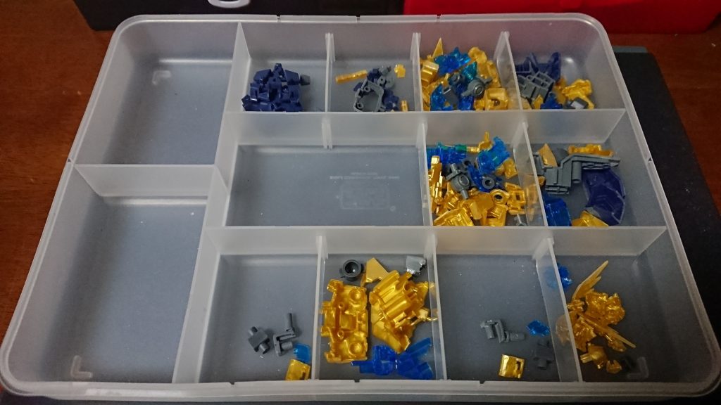 塗装のため組み上げずに部品を切り出した状態