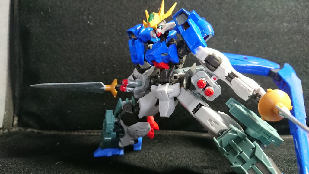 「腰部魚雷」
４つの魚雷、追尾可能。