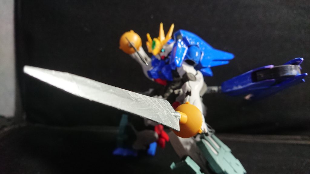 近接武装「ブロードレイピア」
通常のレイピアを幅広くすることで切る、刺すの両方が可能。