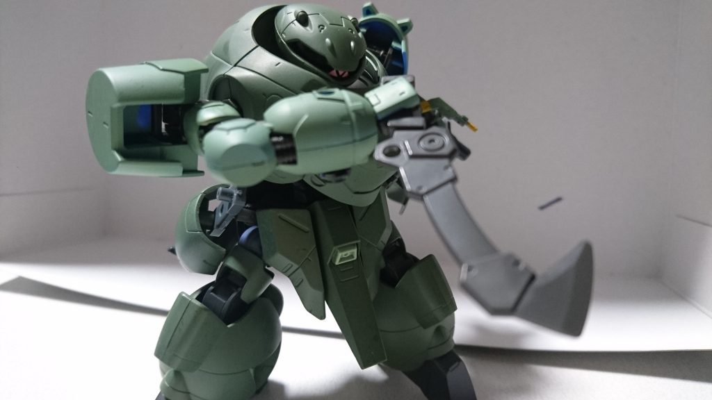 【流星ナイフ】
腰に帯刀した小型の刃。ガンダムフラウロスが使用するアサルトナイフと同等の武器。流星号を乗りこなすエースパイロットから贈られたもの。
G-ランド・ソードも喪失した場合の他、投擲して使うこともある。