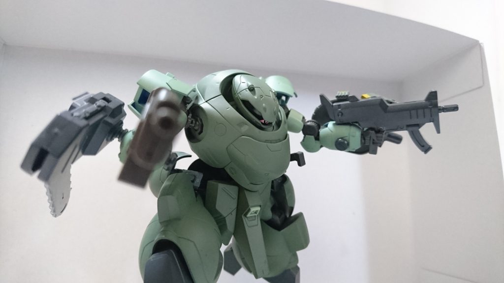 【その後のお話】
本機のパイロットは火星でのアリアンロッド艦隊との戦いでは避難する側に回らざるを得なかった為、最終決戦においても倉庫に眠ったまま運用されることは無かった。
結局、一度も戦線に立つこともなく、火星本部と共に空から降り注ぐダインスレイヴに沈んだと言われている。
……それから数年後。既に崩壊した筈のブルワーズ所属のマン・ロディが火星で戦い続けているとの噂話が流れている。
ノブリス・ゴルドン暗殺の一件以降その姿を見せることが多くなったらしいが真偽は不明。