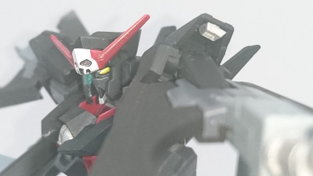 肩にはスラスターモールドを追加。