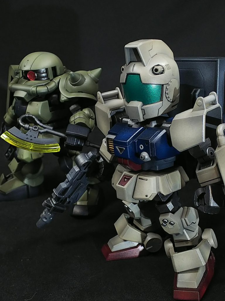 ザクが頭を狙ってる。