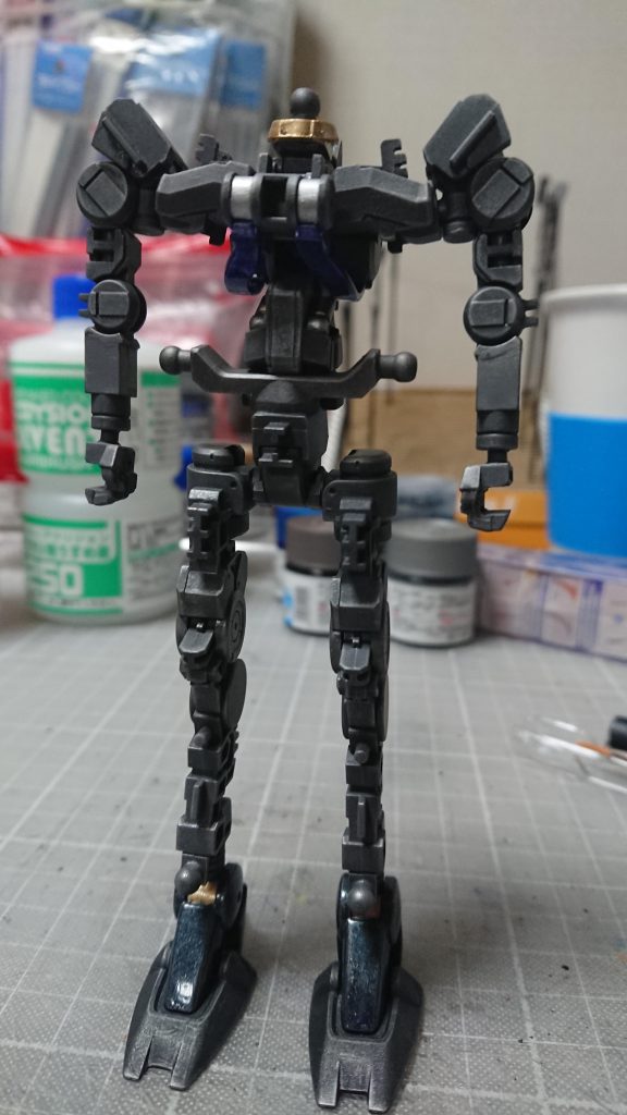 フレーム画像。腰部をレギンレイズジュリアのパーツを利用し延長し、そのままサイドスカートをジュリアの物を利用。スリッパ部はジンクスを使用。