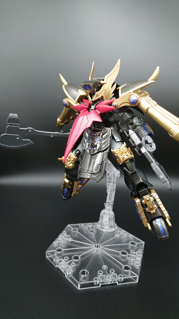 【武器】
アインの斧は通常のものより大きいので、悪役にはピッタリです。