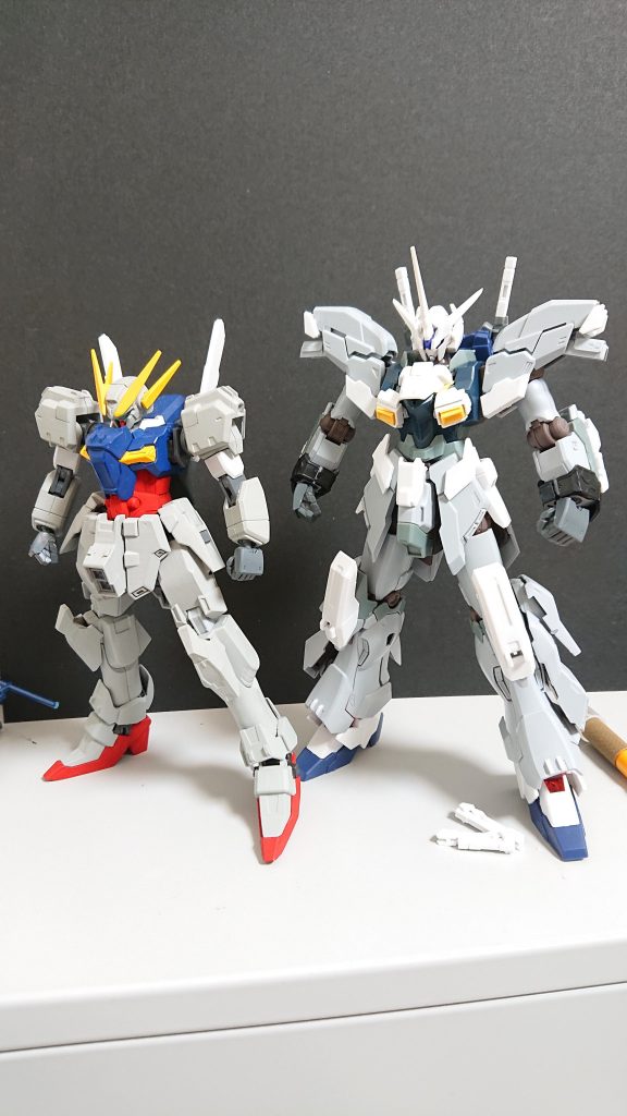 カラーリングは思いきってミリタリーにしました
ベースはシナンジュとユニコーンです