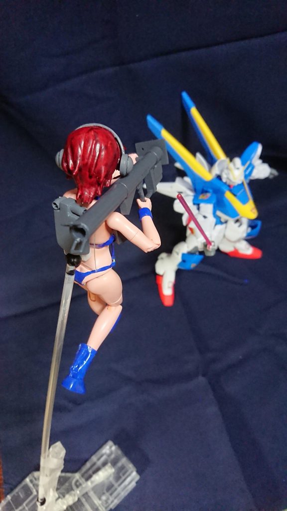 ウッソ「まだ居た❗」
…って事で、1/60 V2ガンダムとブンドドです⭐😄