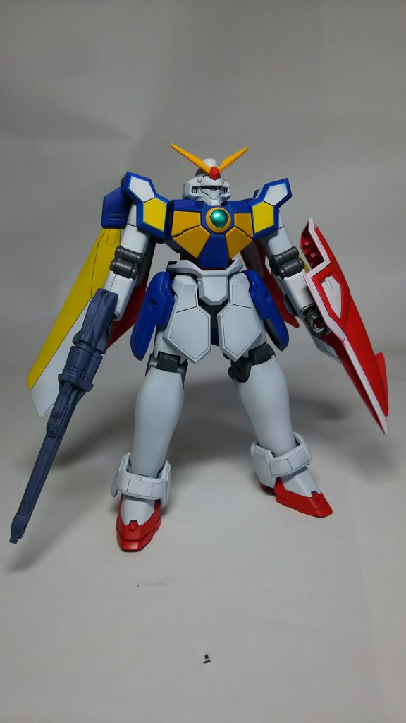 旧キットからはアンテナ、胸の丸いパーツ、バスターライフル、シールド、バックパックのみ使用してます。