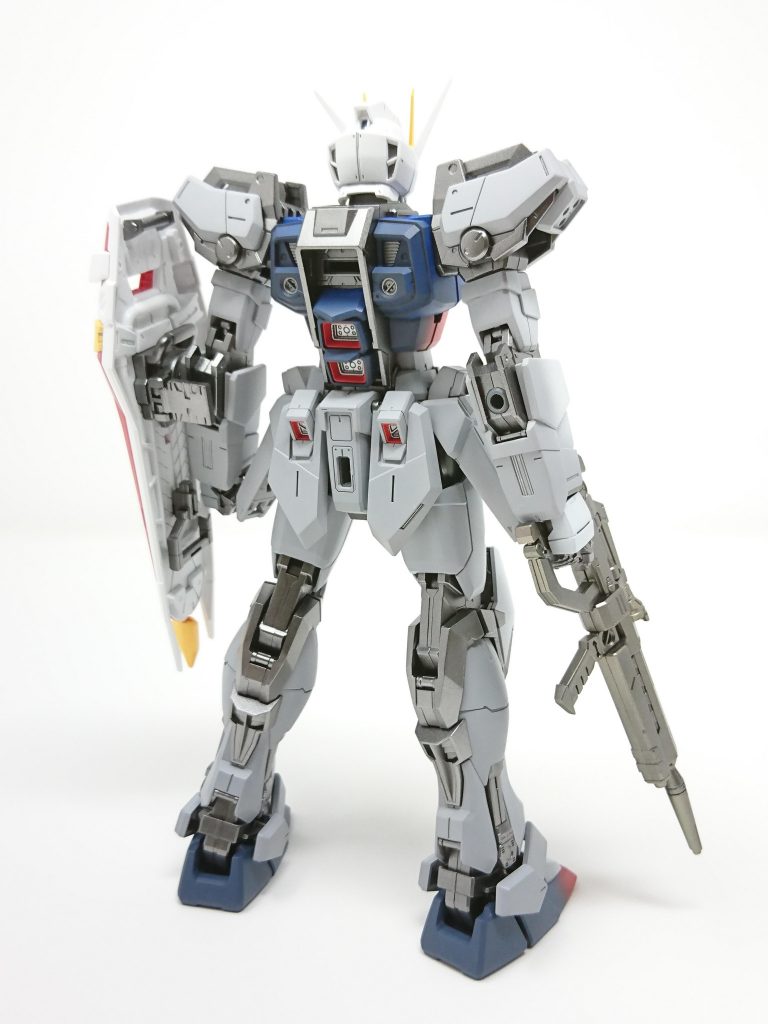 背面は完全にディアクティブ色です