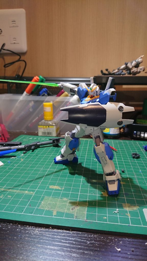 全体その③構えてみました。
ピンクのビームサーベルも良いですが、クリアーグリーンの方が個人的には好きですね