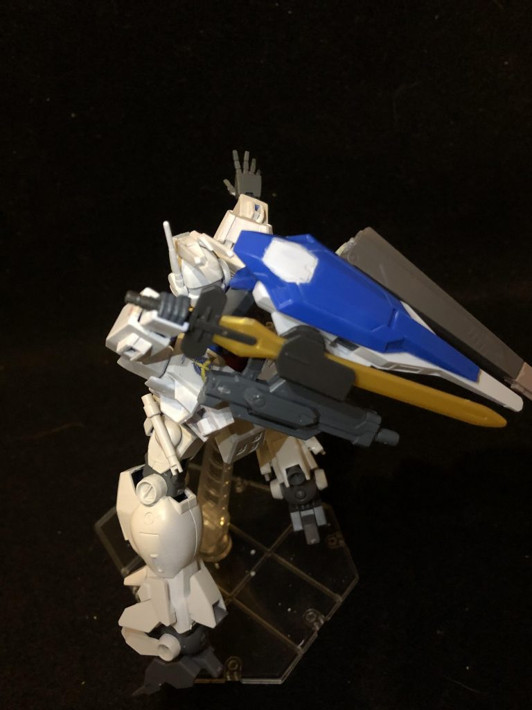 折れない剣(自称)も装備。ビームが聞かない敵でも安心。暴力卍