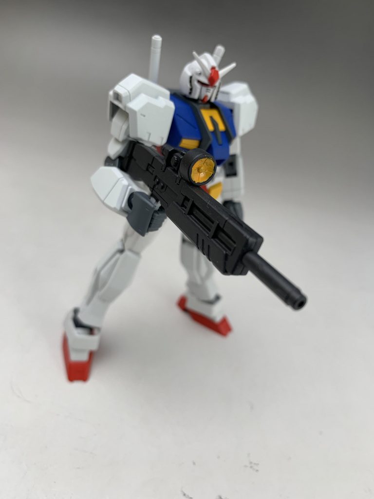 このガンプラの名前ですが、まったく考えておらず、思いついていないですがせっかく新元号令和元年最新作で盛り上がっているのでそれにあやかってR-01にしとこうかなと…(R=令和頭文字、01=“レイワ”ン)無理やりこじつけるとするならば、Rが再起動のreboot…とか、色々と意味が考えられそうな*R*、そして初代ということで*01*とかいう意味でガンダムR-01としました。そういう事にしておいてください。
