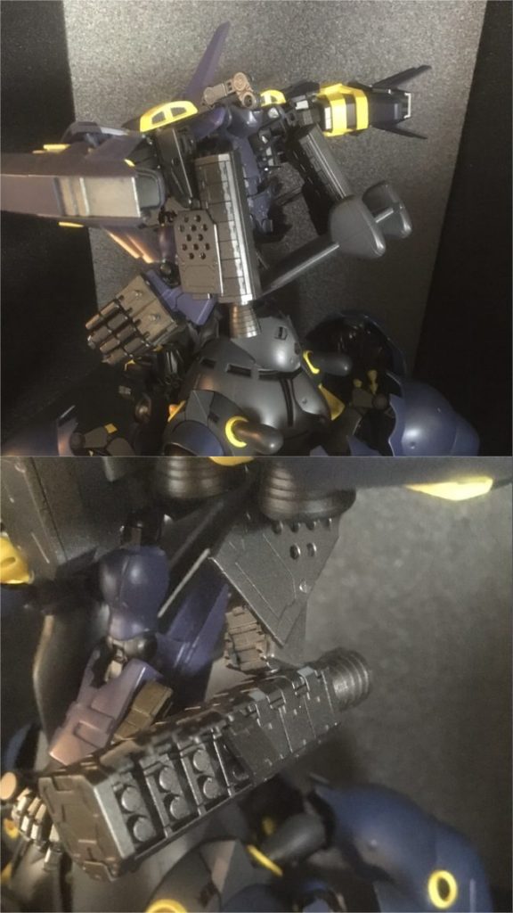 ミサイルコンテナは裏から前に稼働する。