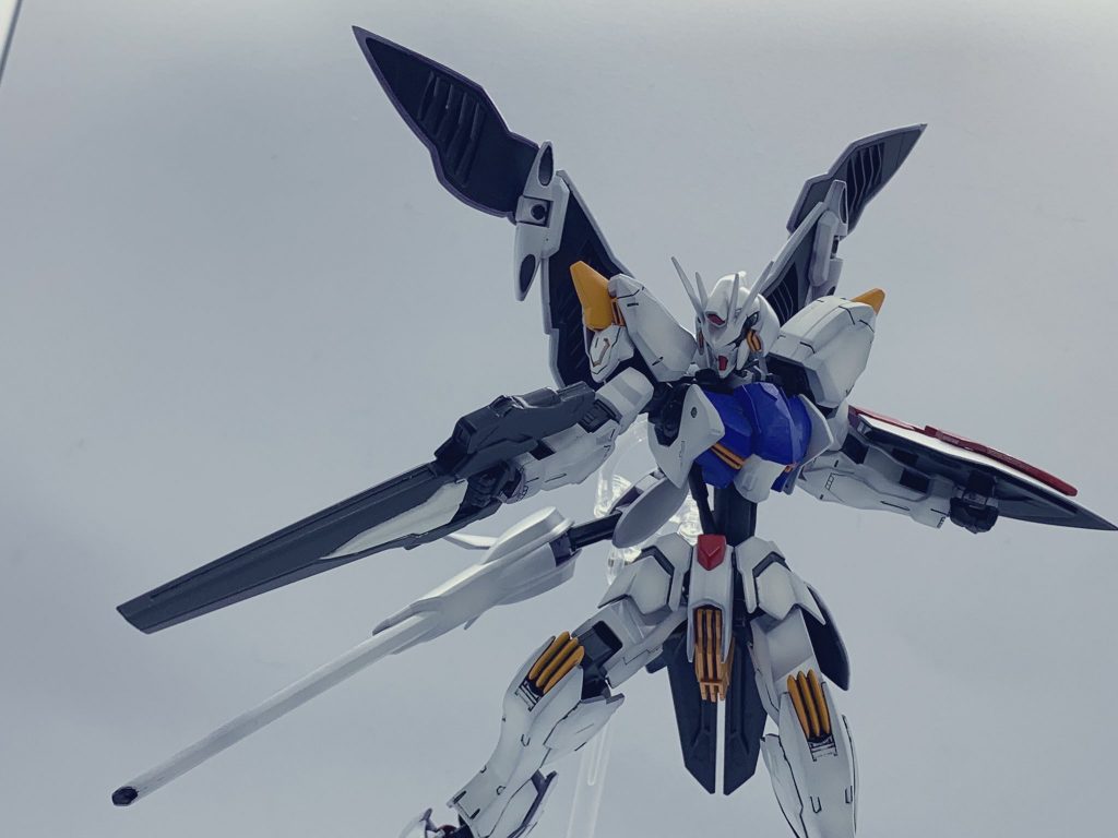 ガンダムフレームはよく動くのでポージングしやすいですね。