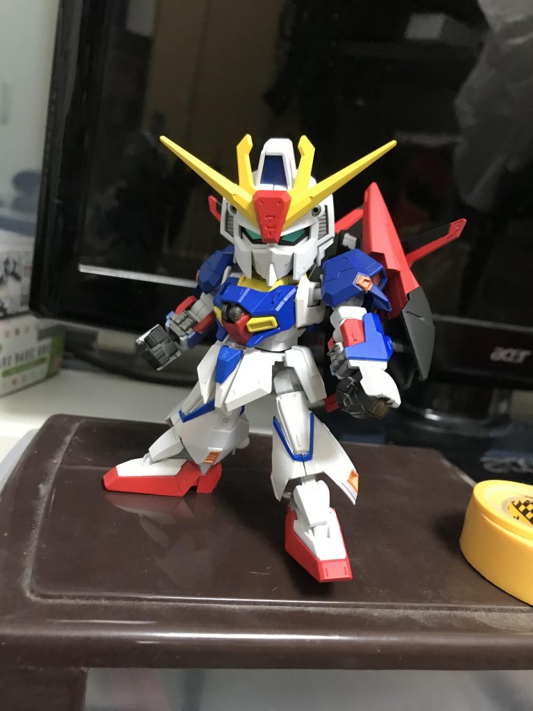 白はガンダムカラーのガンダムホワイト
青はZブルー、赤はガンダムレッド。
黄色はキャラクターイエロー、
黒はセミグロスブラック。
バーニアのオレンジは、上の赤と黄色を混ぜた!!