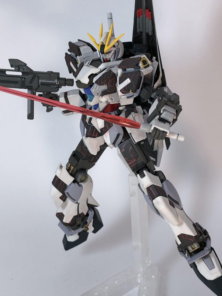 武器一式を構えた状態です。