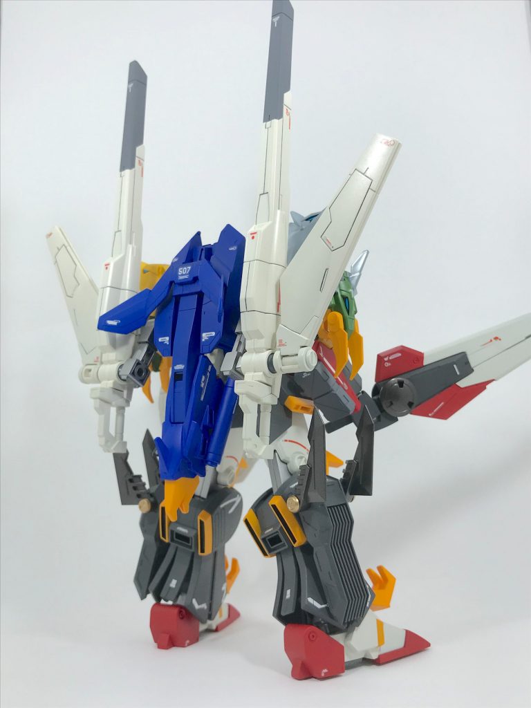 改造点その3
バックパックにジェガンブラスト
マスターのツインサテライト
キャノンを装備させてみました。