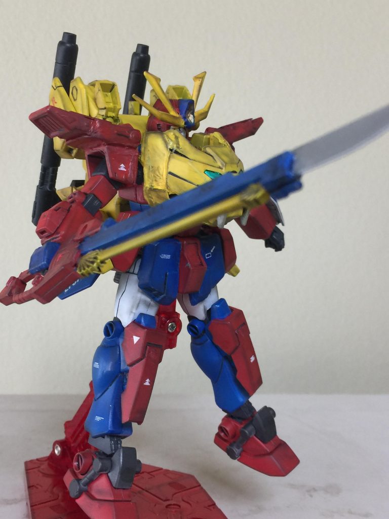 トライエースブレードは
HG パーフェクトストライクガンダムの
大型対艦刀・シュベルトゲベールを
使用しました。
なお 予備パーツの為、下側のレーザー刃
無いです。