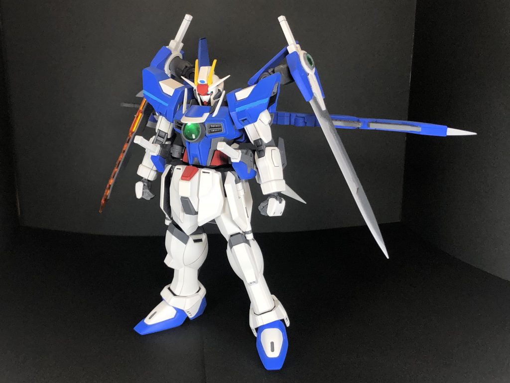 フロントビュー。武装搭載機構は「ダブルオーダイバーエース」も参考にされている。