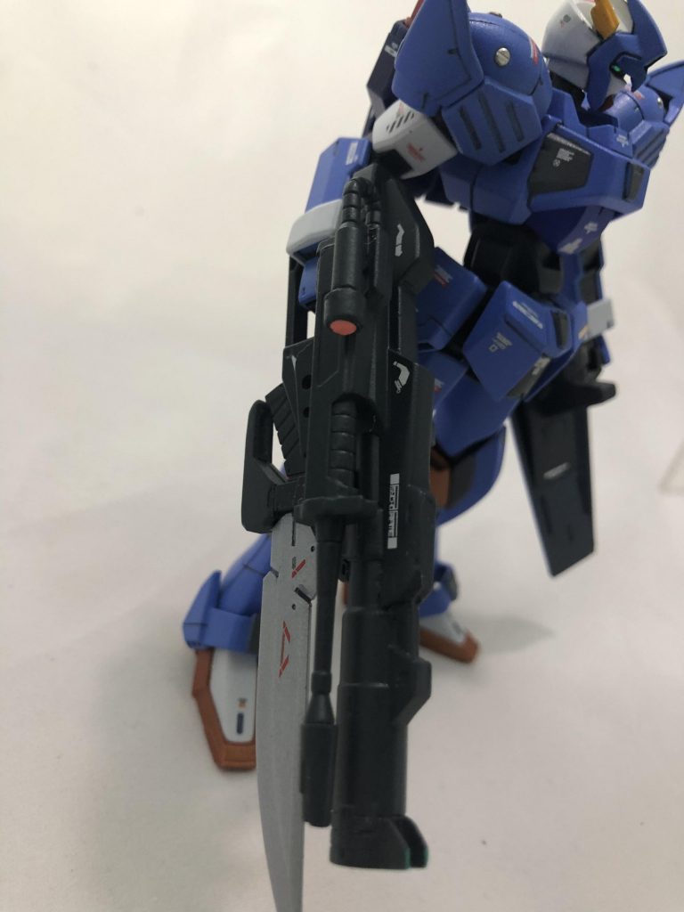 ジャックエッジのライフルがお気に入りだったので極力シルエットは変えずにランチャーとライフルの複合イメージで制作してます