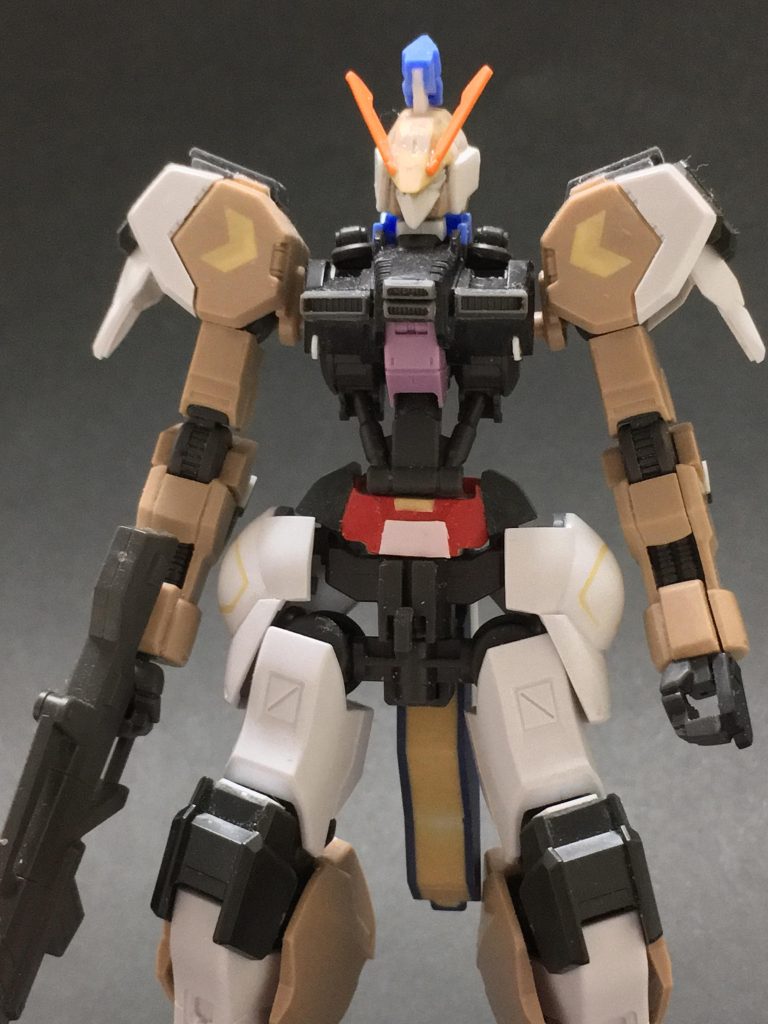 腰部はフェニーチェリナーシタのパーツを挟んで延長。