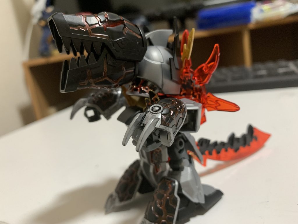 背中はまだ塗り分けきれてないです