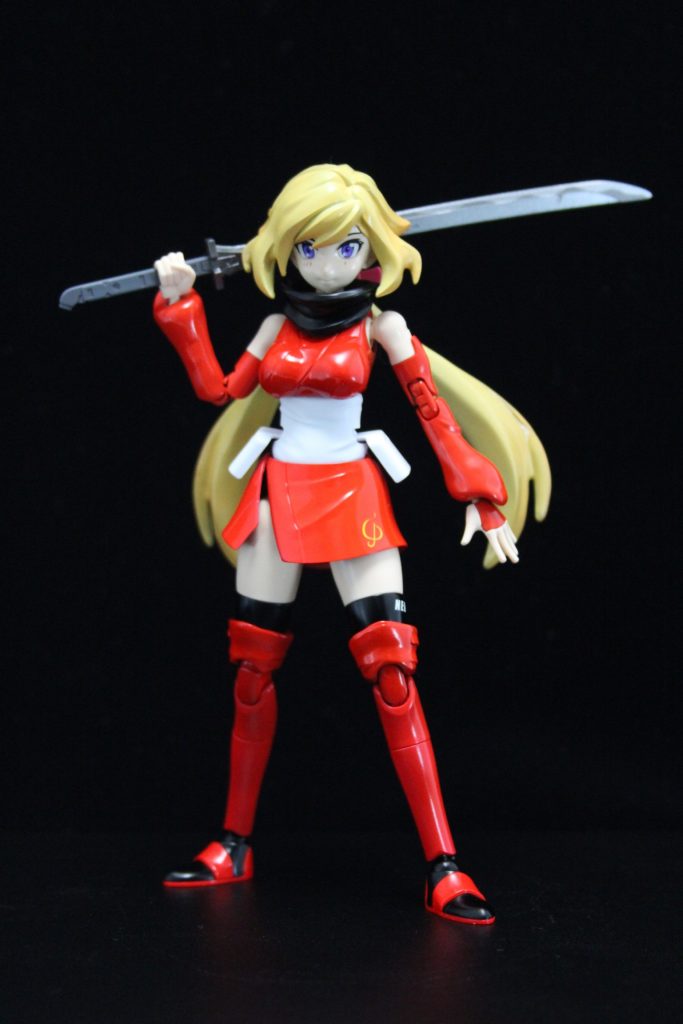 髪はブロンド、服は赤。
武器は長い刀をバルバトスから拝借。