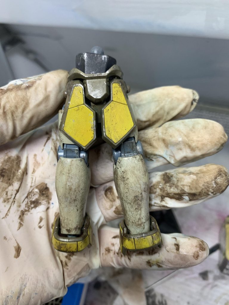 拭き取り後。汚れが馴染んだ感じになったなではないかと思います。

まだまだ汚しかたが雑なので、他の方の作品参加に練習しなければ、、