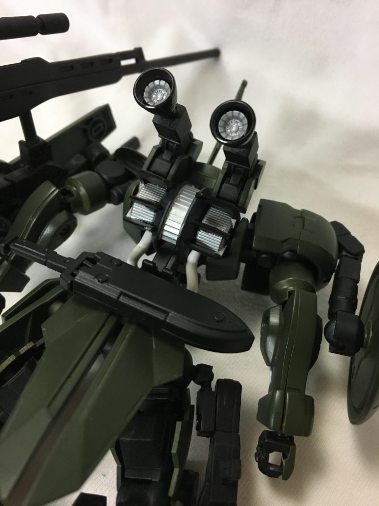 ここを見てほしいところ!
スラスターの塗り分け頑張りました!マスキングが徐々に上手くなっているのを感じて楽しいです!