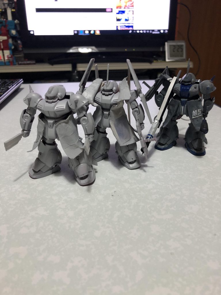 今回は以前作ったマラサイを含めた小隊作りたくて二個同時製作しました。
妄想戦記なシリーズにしたくごちゃごちゃ装備もゴテ盛り!
半年前に作ったマラサイに似た仕上げにするのは結構大変だったけど、結構うまく似せれたかと。
 
この小隊も面白かったのでまた追加しよー☆