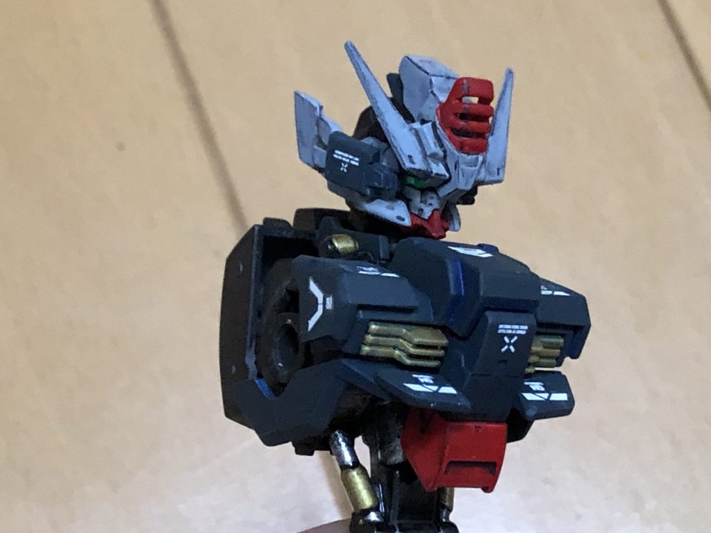 頭はオリジンベースでアスタロトパーツ
上から盛ってボリュームアップ!
又、頭だけでなくバスターのパーツ
ところどころ入れてます