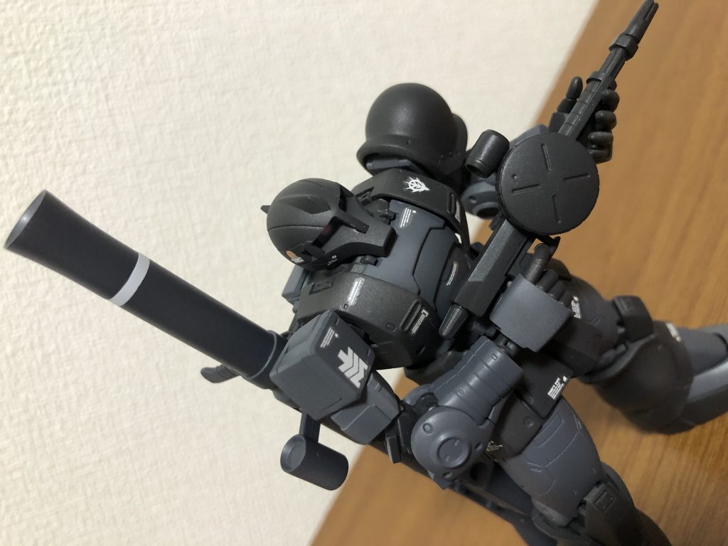 ザクマシンガンも旧タイプを装備してみました