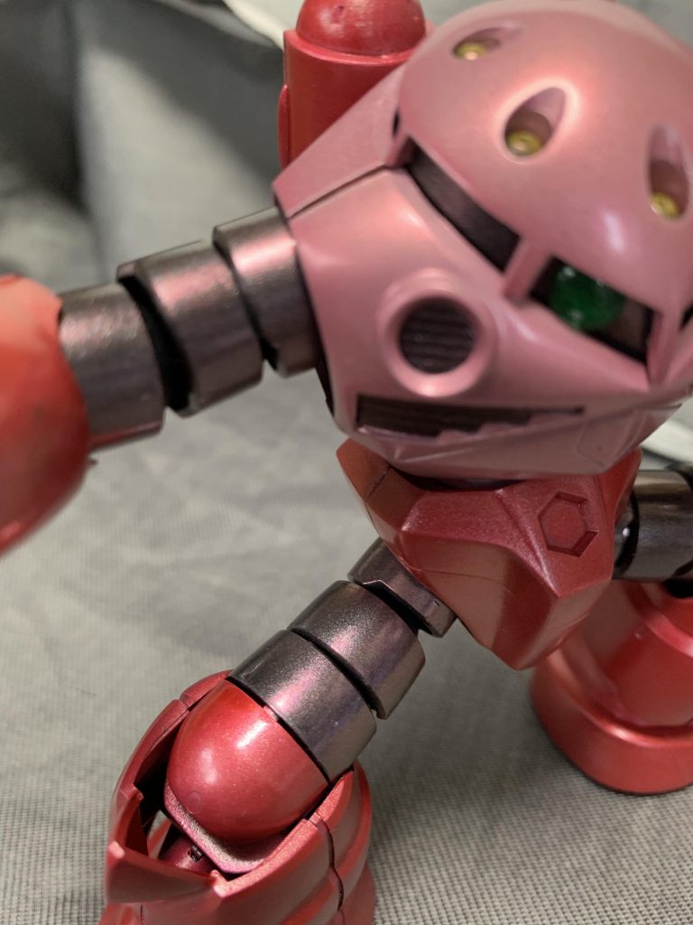 写真でわかりにくいんすけど偏光塗料で現物はもっとトランザムカラーに近いっす