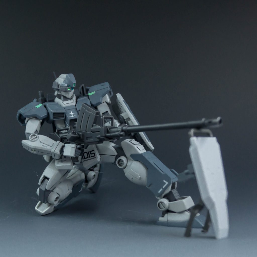 180mmキャノン
ビーム出力に左右されない実弾兵器として、180mmキャノンを装備することもある。