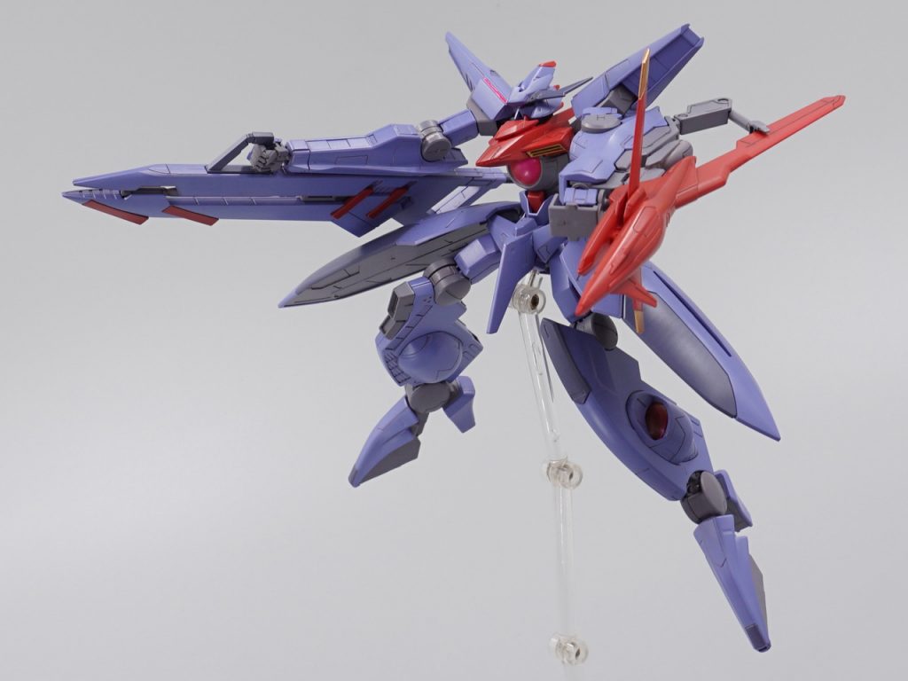 頭の前後、二枚の顔があります。