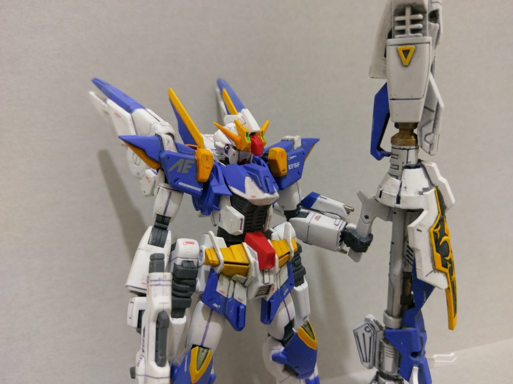 「ガンダムM91」ほぼキットそのままの塗装替え。額のアンテナを小型化。胸の形状にパーツ追加して印象を変える。
マスクは余剰パーツのF91の物に差し替えました。