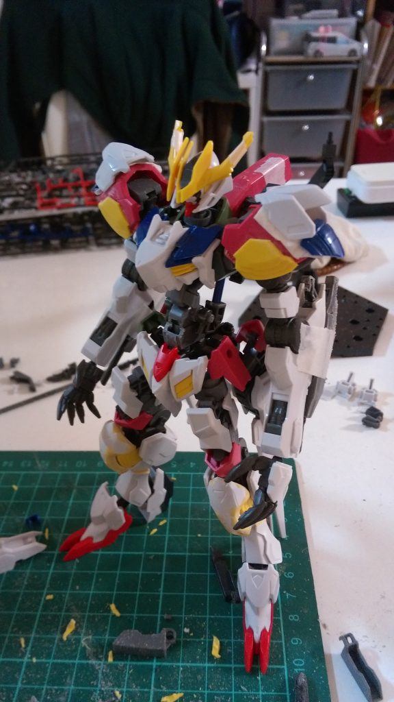 全体的に形が決まってきました。