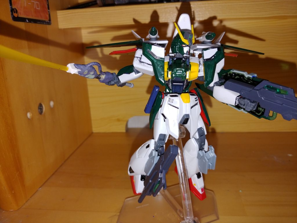 この機体のためだけに作られた
ビームＷサーベルとGNサブマシンガン
の同時に運用している場面