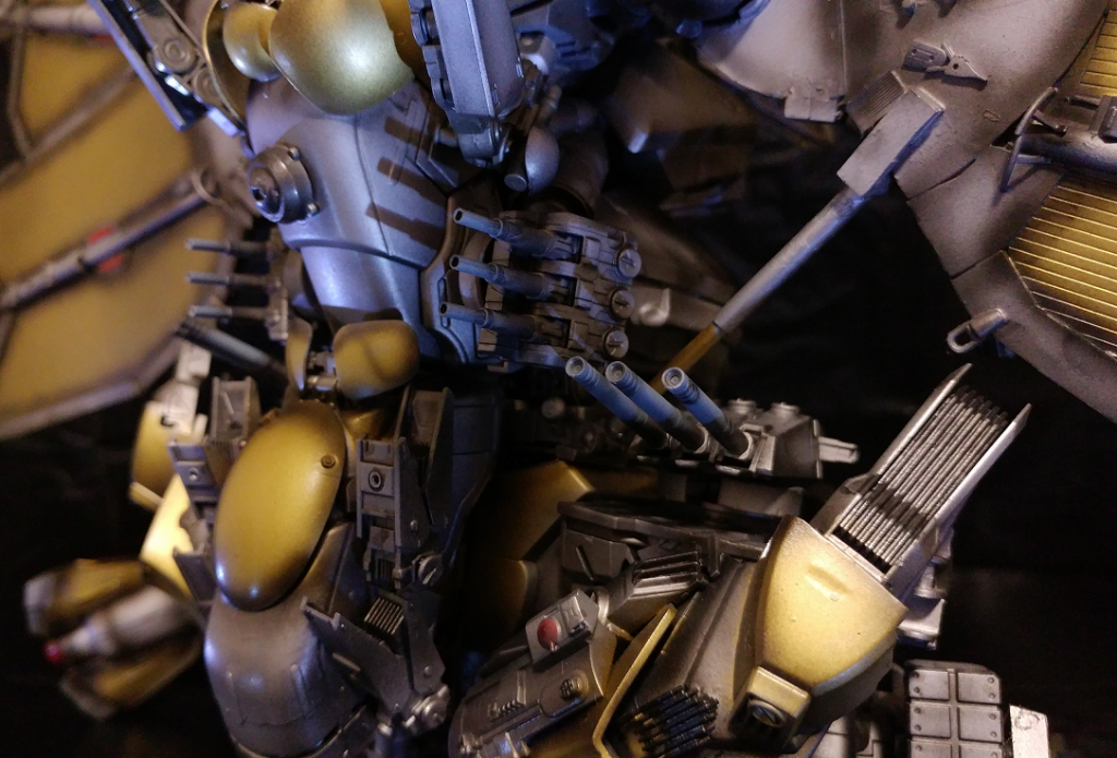 今回は「要塞」がモチーフなので、いたるところに連装砲が付いています。