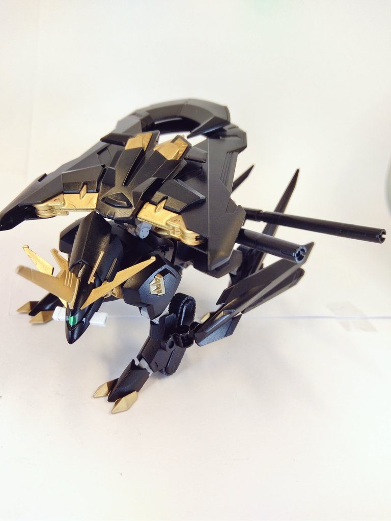 マガノイクタチの接続部と干渉するものの、横から撃つことが出来ます。