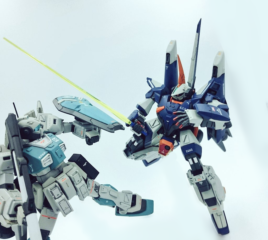 模擬戦もしくは戦場で。
宇宙世紀とビルドシリーズどちらにも存在していそうな感じで製作しています。