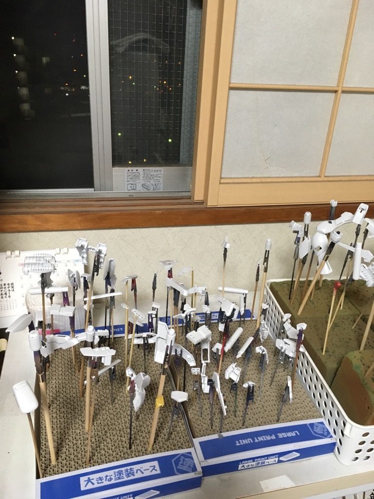 ばらしてからの～塗装！ネオジオングのパーツ数超えたようなw