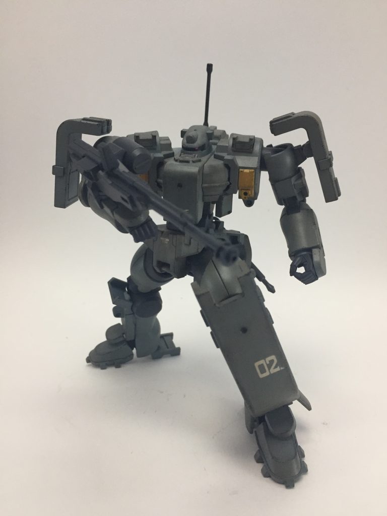 胸部のスイング機構のお陰で射角が広いですな