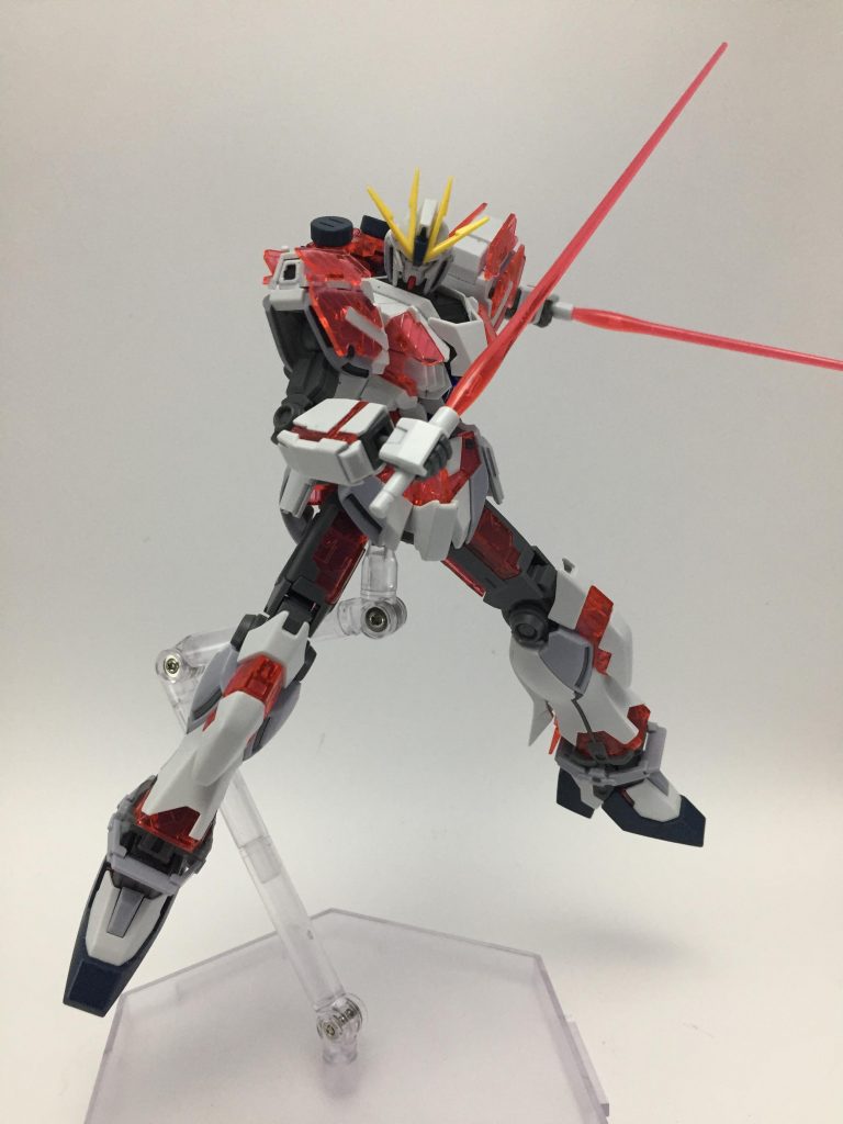 二刀流で
柄が細くてすっぽ抜けちゃうのでポージングに一苦労